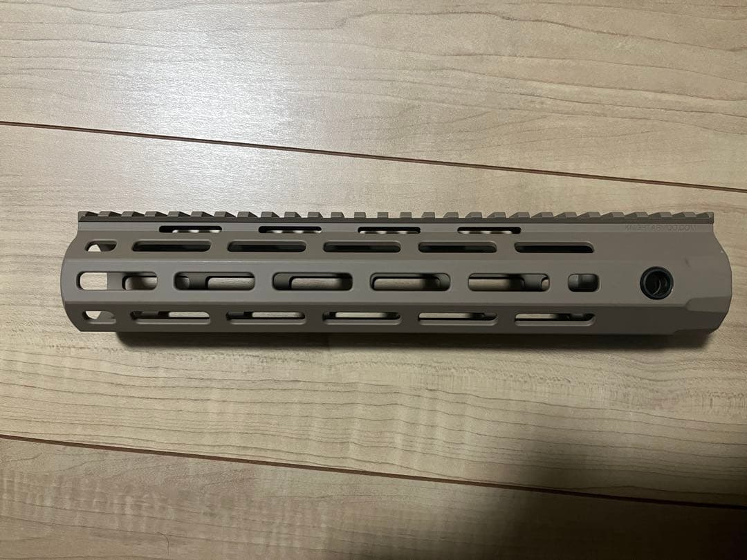 URX4 10.5インチ M-LOK ハンドガード タンカラー