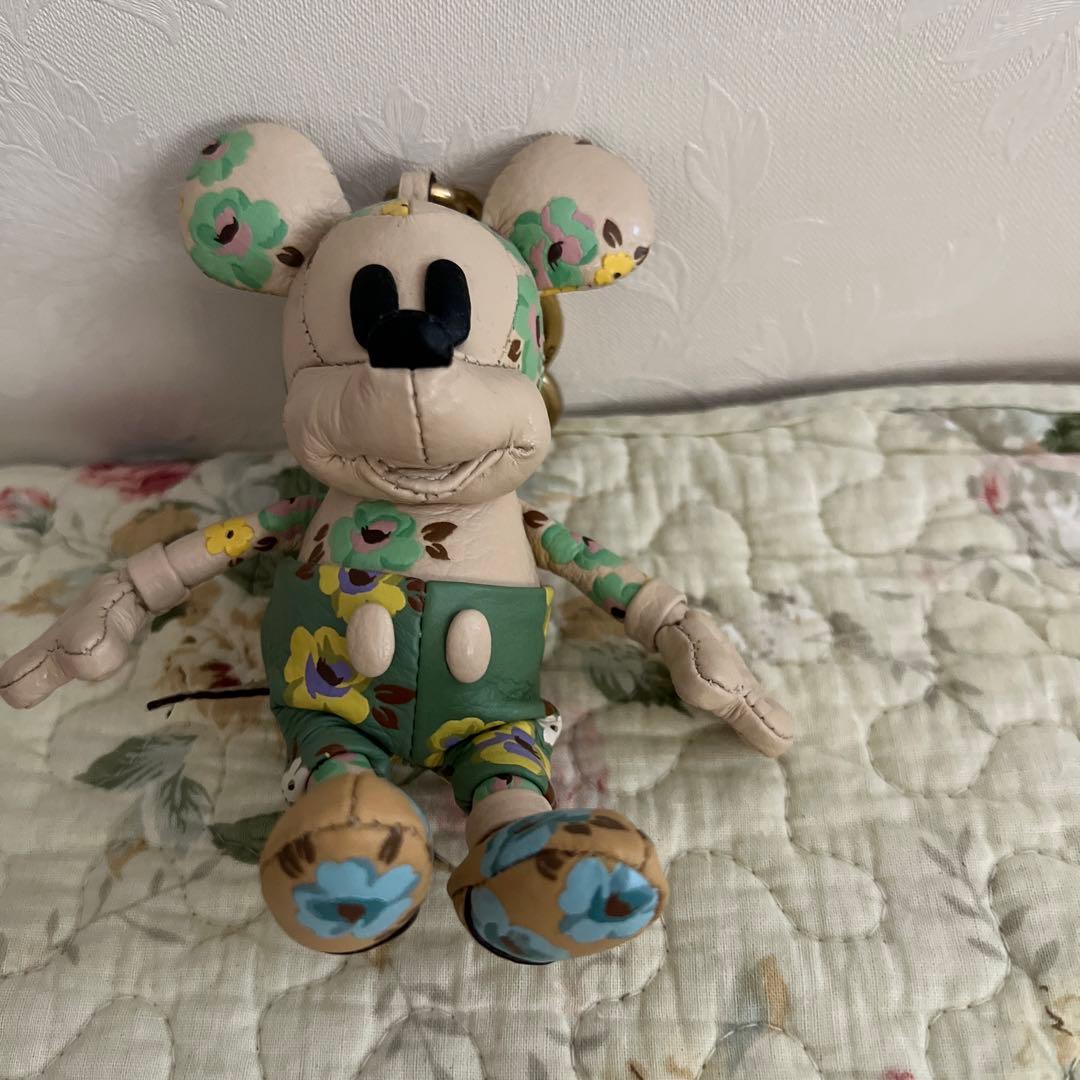 コーチ ミッキーマウスキーホルダー