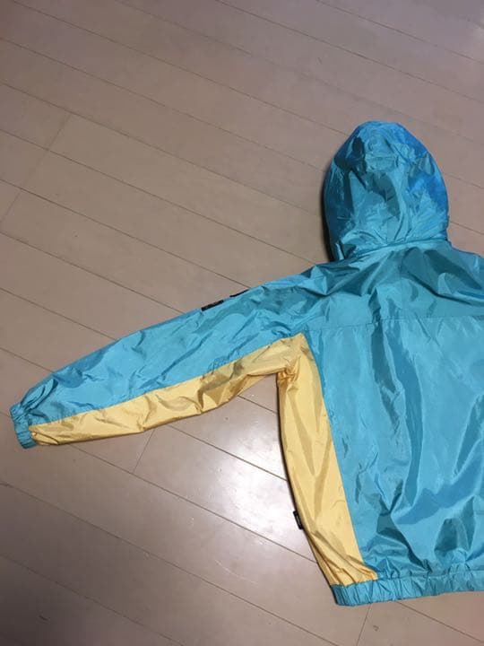 モンクレール　Mサイズ