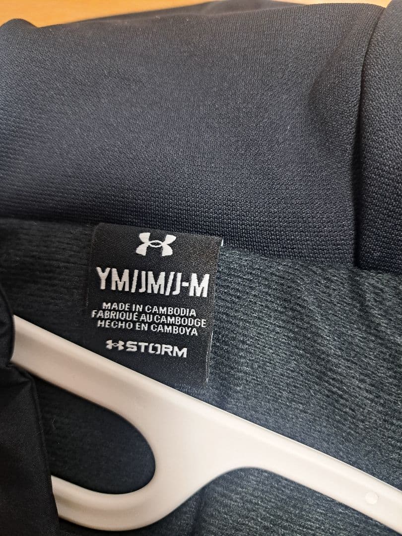 値下げ　新品　アンダーアーマー　ハーフコート　140