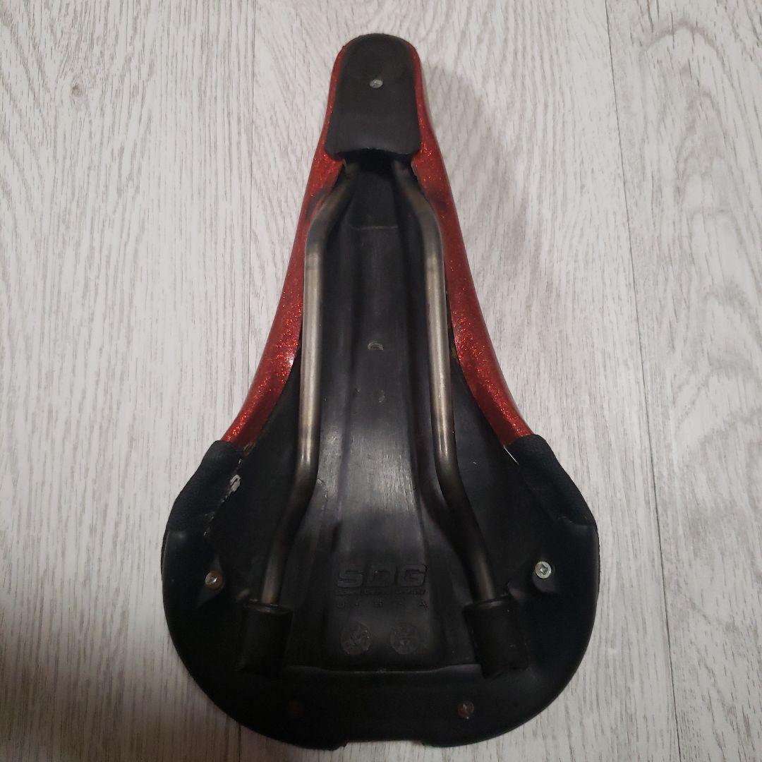 激レア！　SDG VENTURA comp ti レッド　 チタンレール　サドル