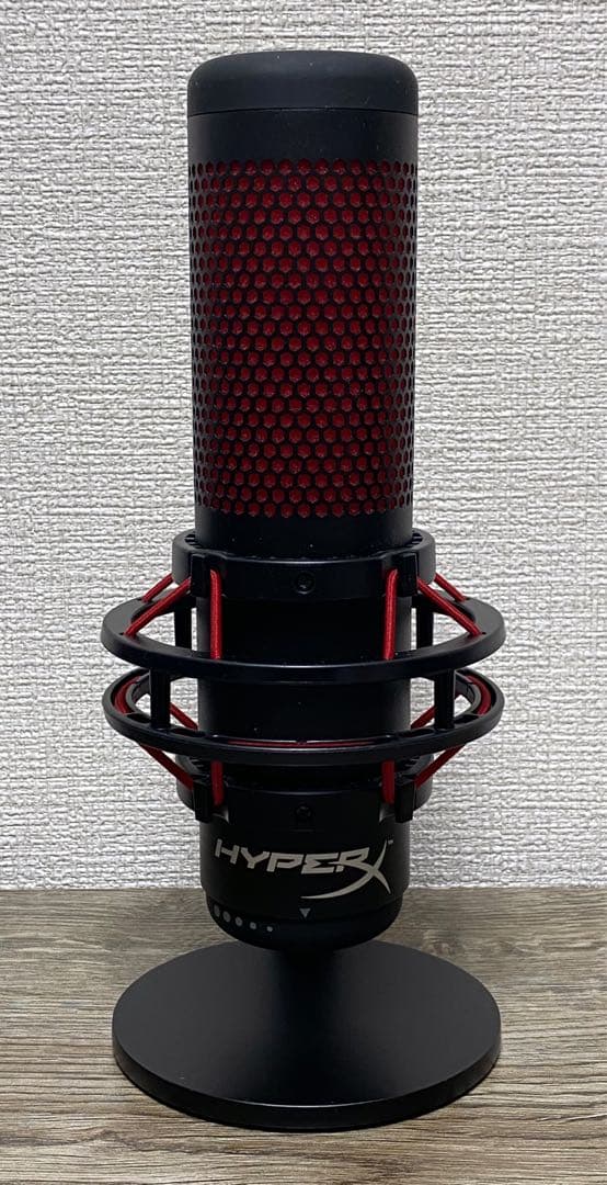 HyperX・QuadCast・USBマイク・コンデンサーマイク・赤色・黒色