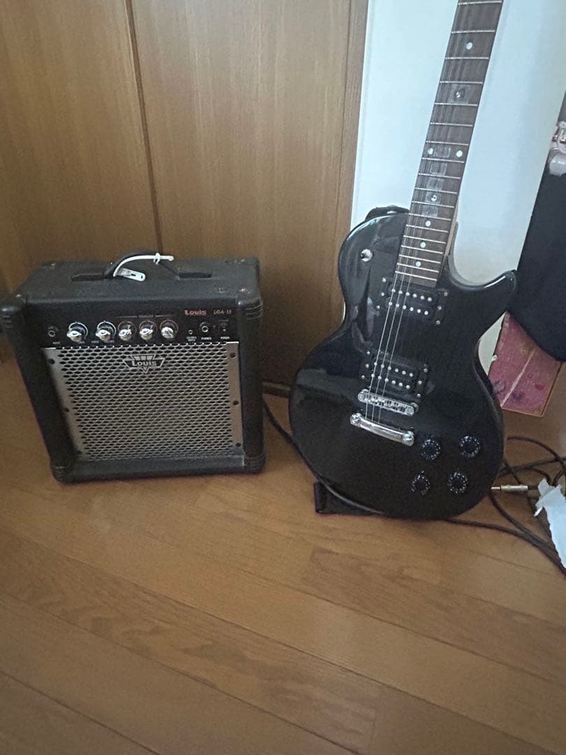 エレキギターとLouis LGA-15アンプセット ギターチューナー付き