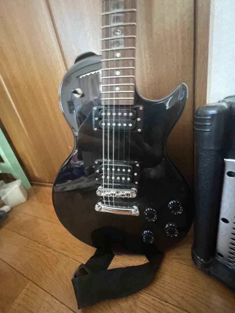 エレキギターとLouis LGA-15アンプセット ギターチューナー付き