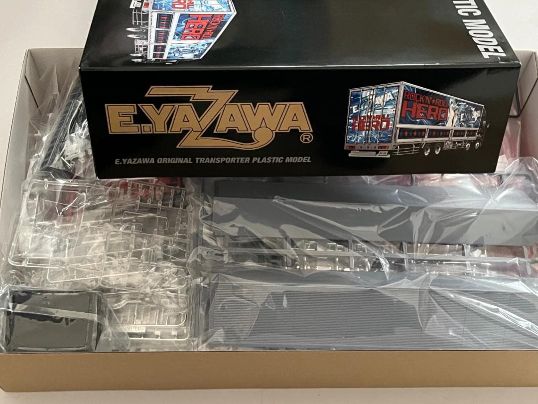 アオシマ 1/32 矢沢永吉 オリジナルトランスポーターツアートラック 未組立品