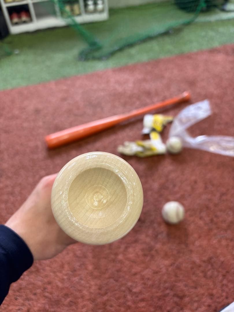 プロ落ちバット　ジャイアンツ重信選手 ヘッドのくり抜き 871グラム84センチ