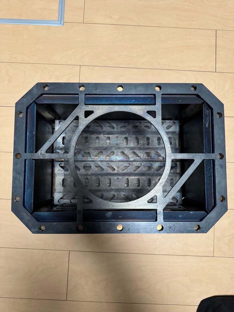 POMOLY x CAMPING TOGETHER焚き火台 ミョルニル チタン製