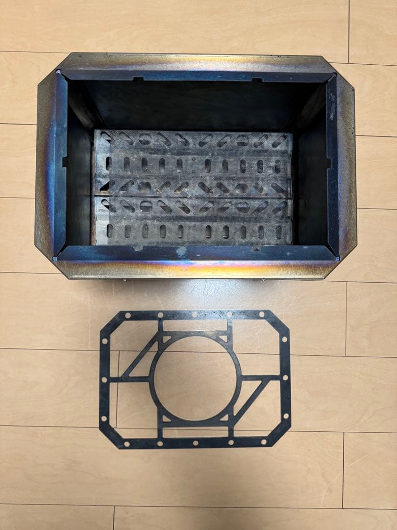 POMOLY x CAMPING TOGETHER焚き火台 ミョルニル チタン製