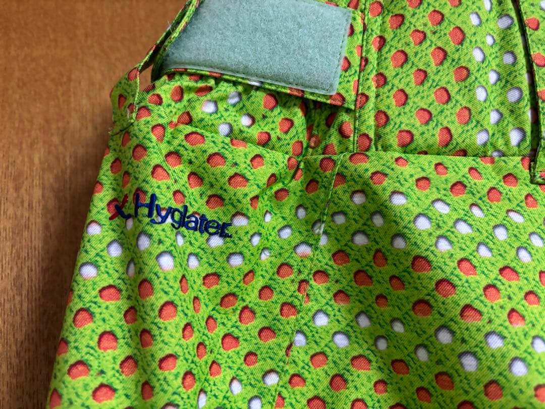 美品　オンヨネ　蛍光グリーン ドットパターン スキーウェア