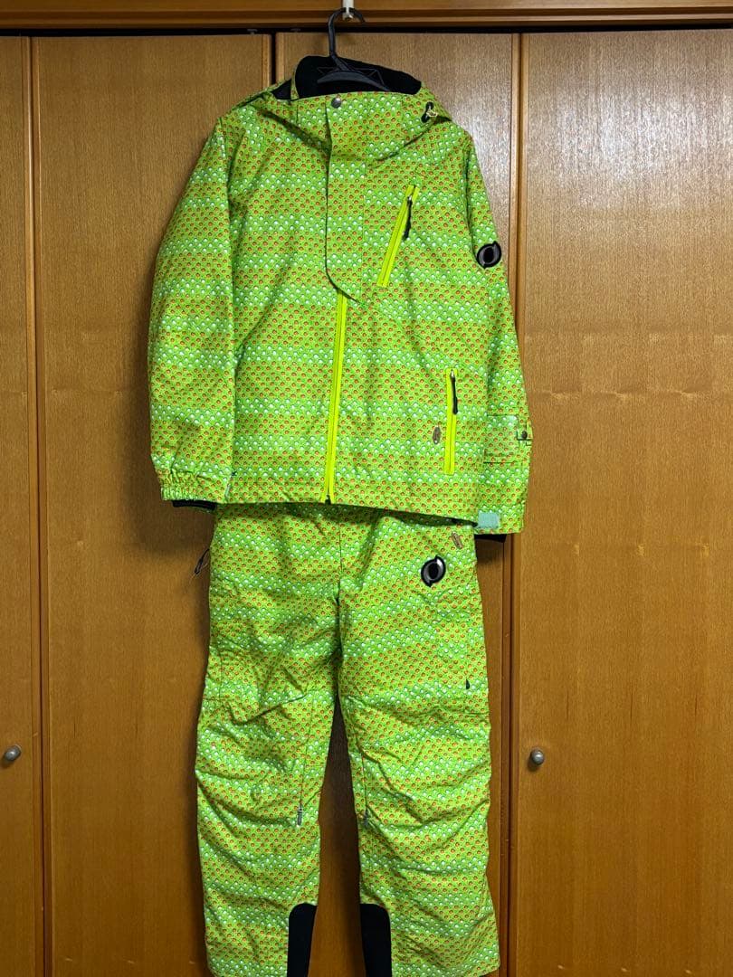 美品　オンヨネ　蛍光グリーン ドットパターン スキーウェア