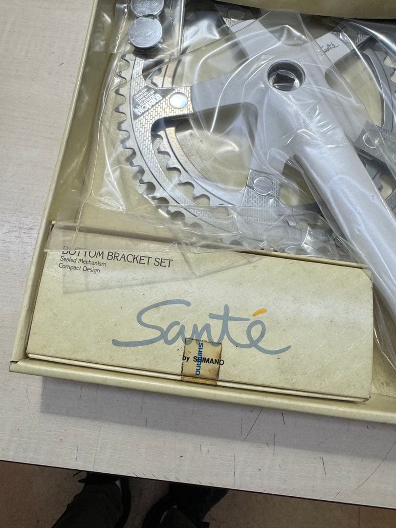 新品未使用　箱入り　クランクセット　ボトムブラケット　サンテ