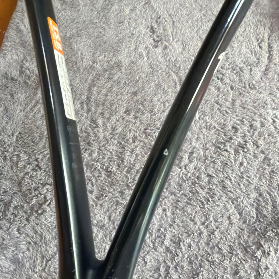 軟式テニスラケット 黒と黄緑