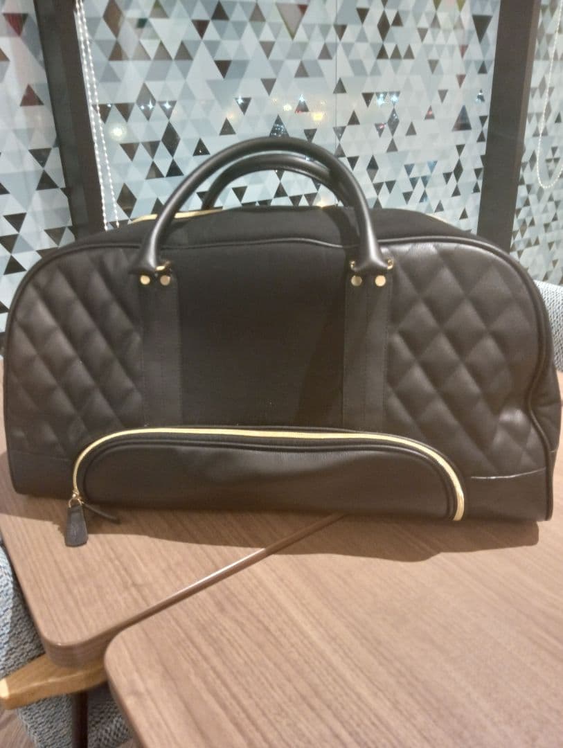 美品MAJESTY キルティング ブラックゴルフバッグ