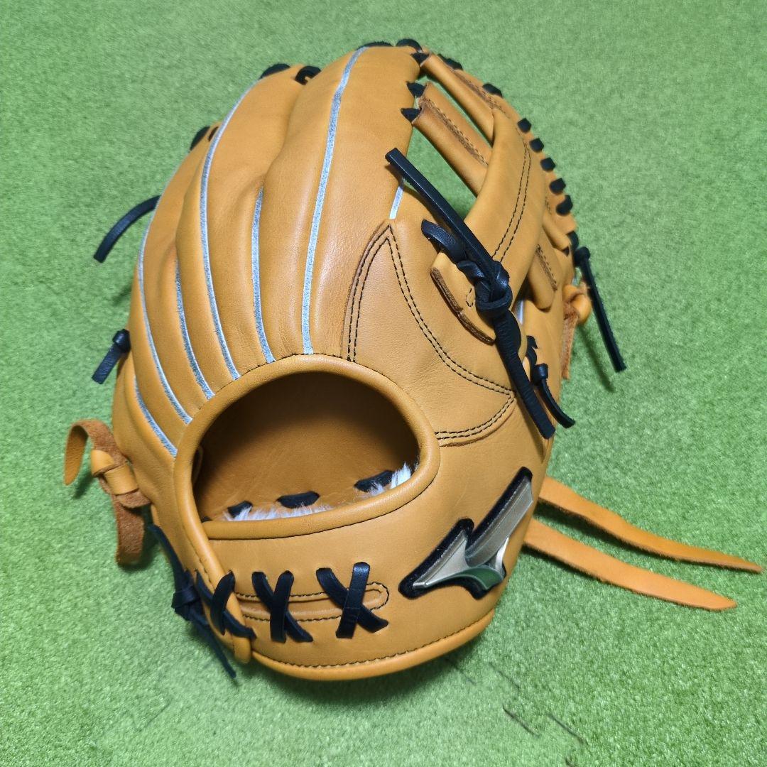Mizunoグローバルエリート軟式内野　定価￥28,600