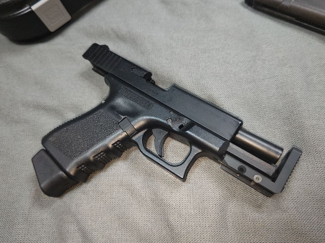 東京マルイ　GBB グロック 19 STANDOFFカスタム　ガンケース付き