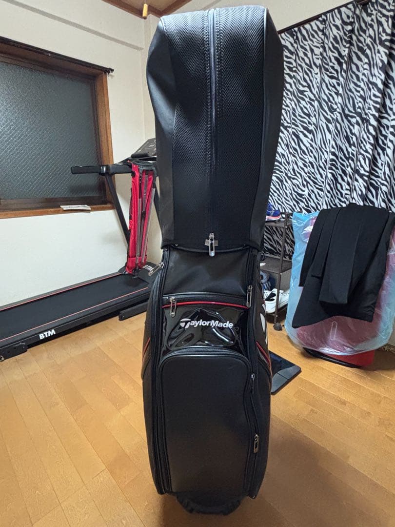 TaylorMade キャディバッグ 黒 赤 フード付き