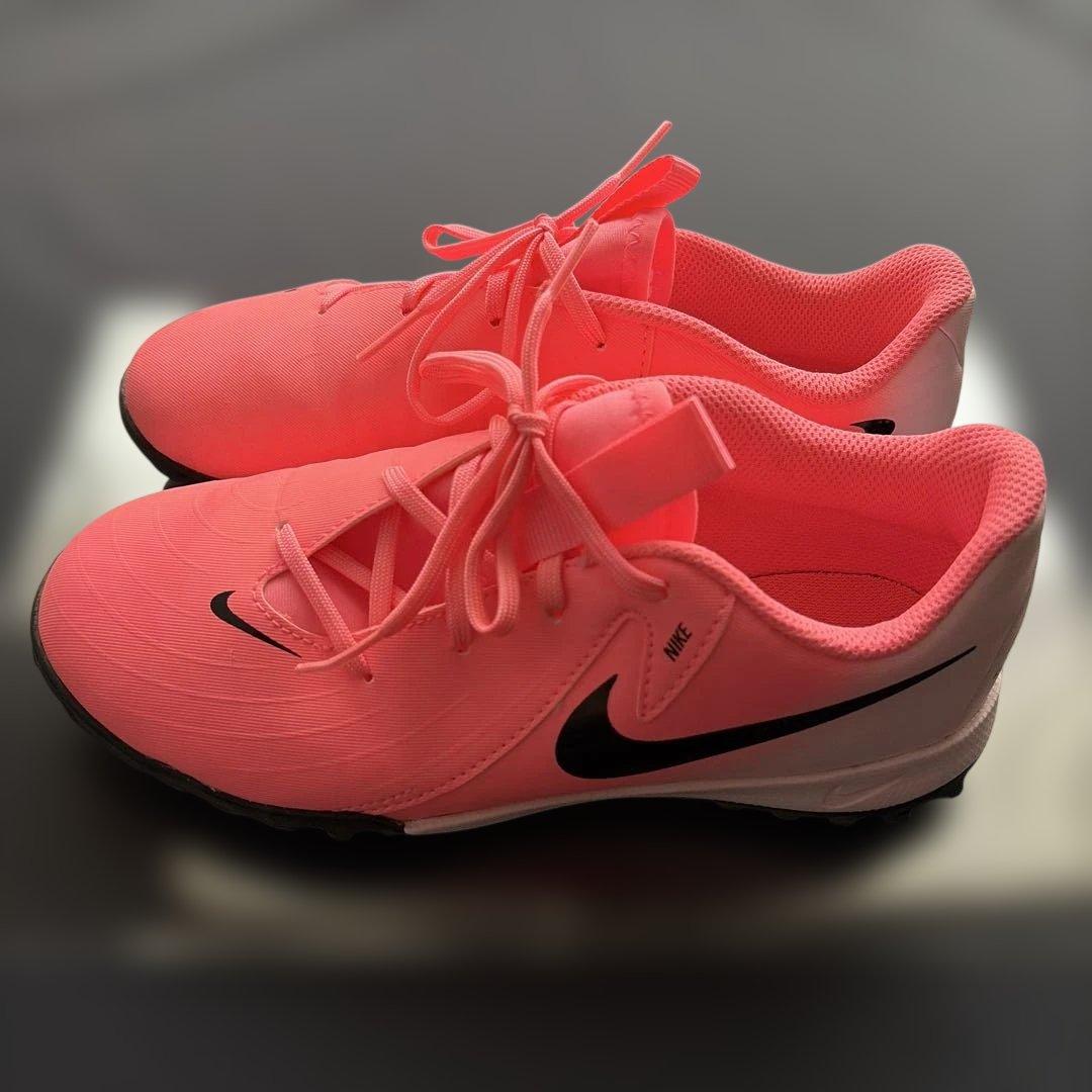 Nike Phantom ピンク サッカーシューズ《21.5cm》