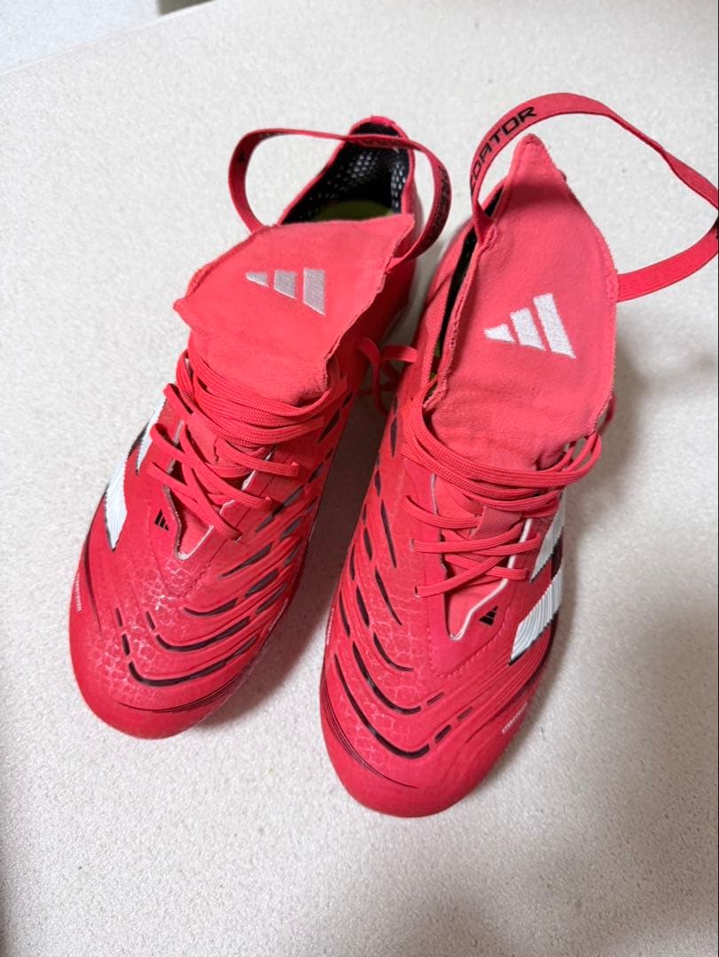タイムセール50%offadidas Predator サッカーシューズ レッド