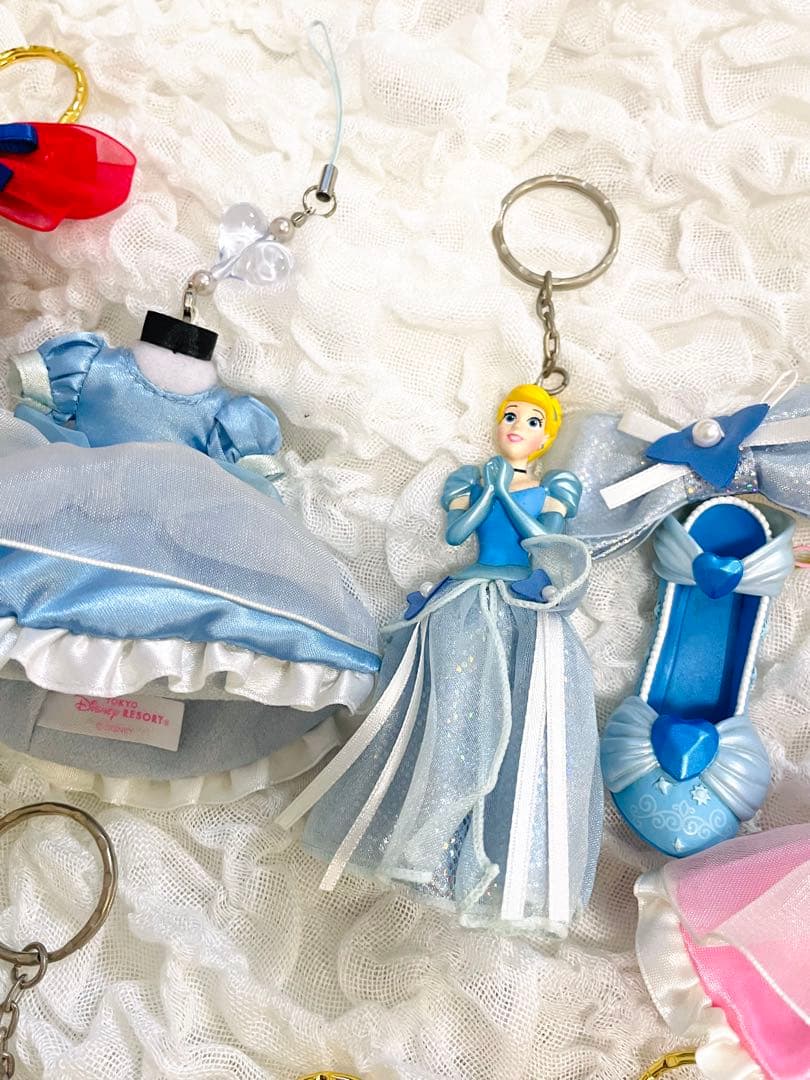 最終値下！ディズニープリンセス キーホルダー ドレス 靴 ハイヒール