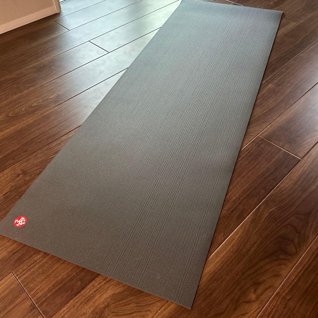 11月中限定出品✨大人気　マンドゥカ　ヨガマット ブラック