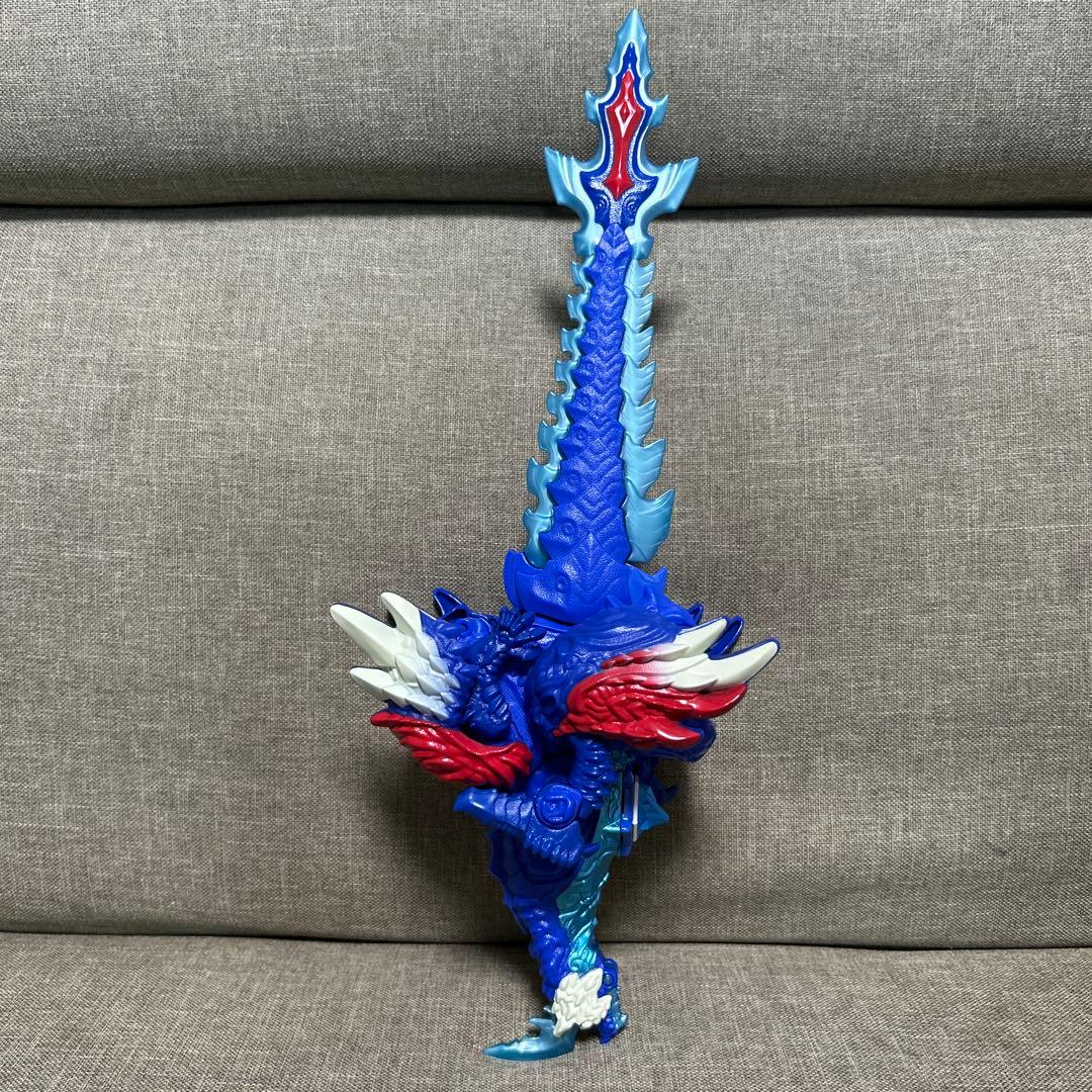 ウルトラマンオメガ　DXレキネス　トライガロン　ヴァルジェネス