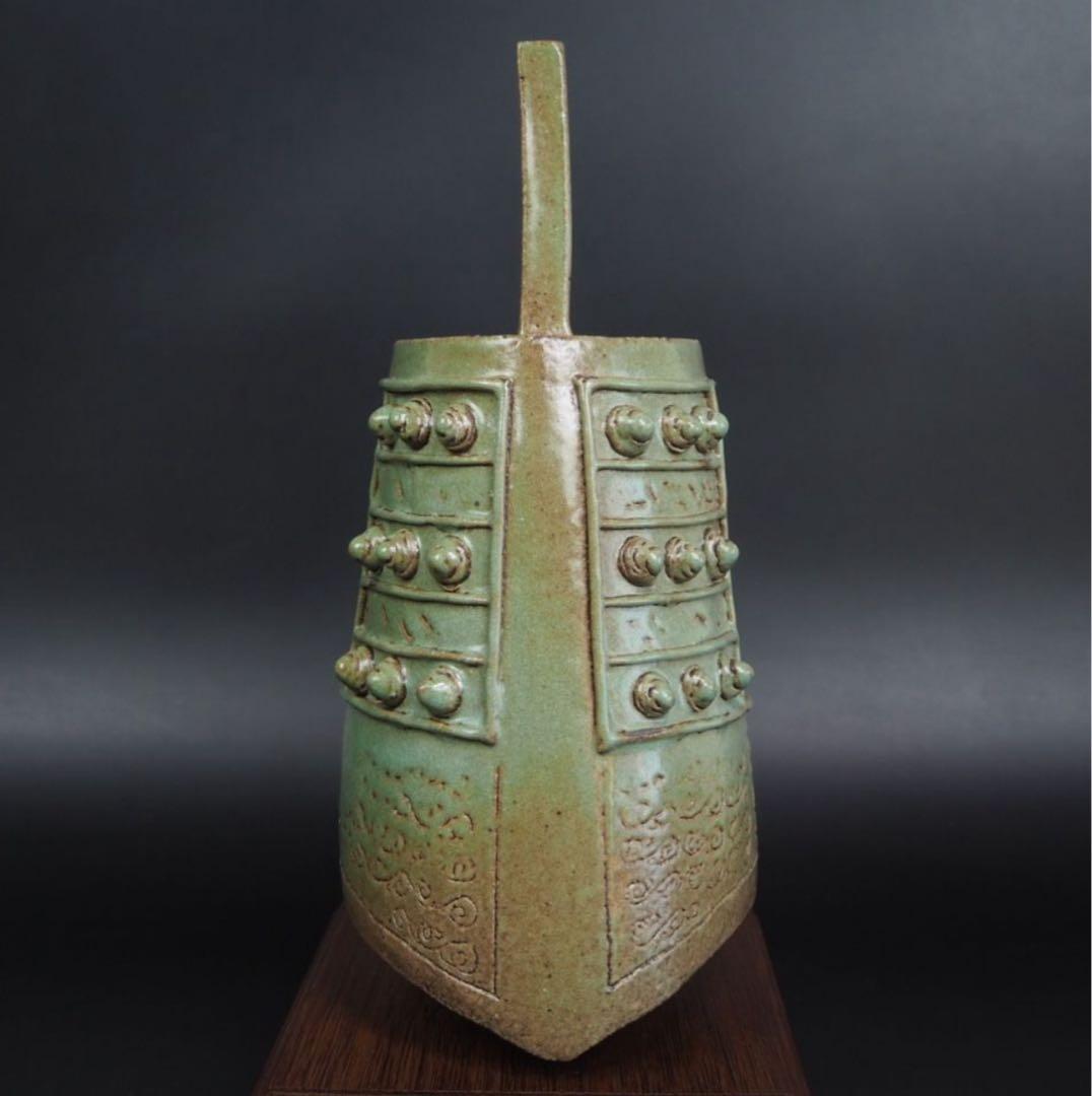 送料無料　大珍品 　一点物　緑色釉編鐘　置物　木箱　検/楽山二六九谷備前相馬常滑