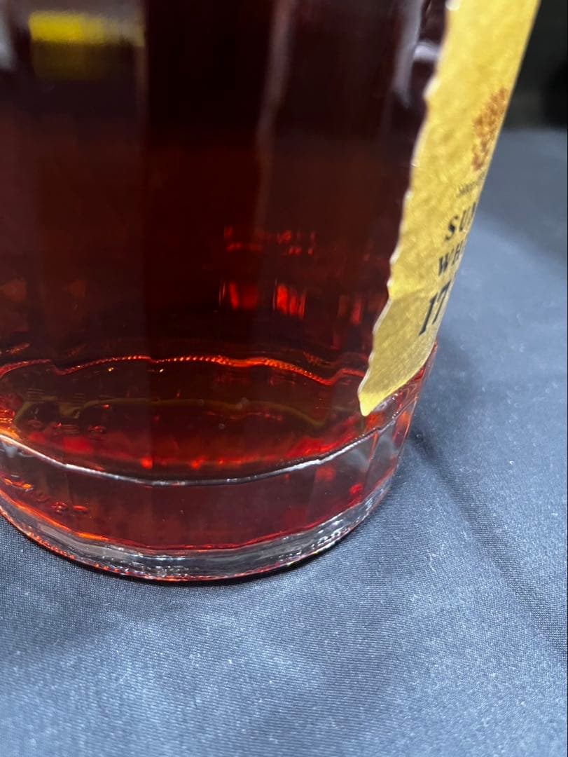 【未開封】サントリーウイスキー 響 17年 ゴールドラベル