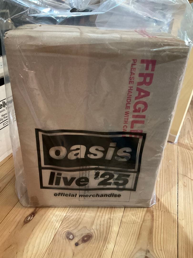 タ*ラ様 Oasis Fan Package VIPノベルティボックス　エディン