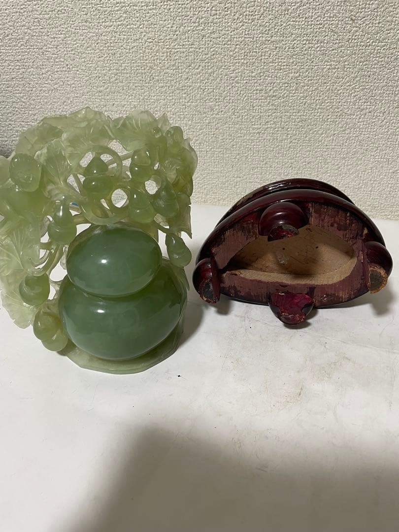 DCM 株式会社　天然石　綠石彫刻瓢箪　置物彫刻 木製台座付き