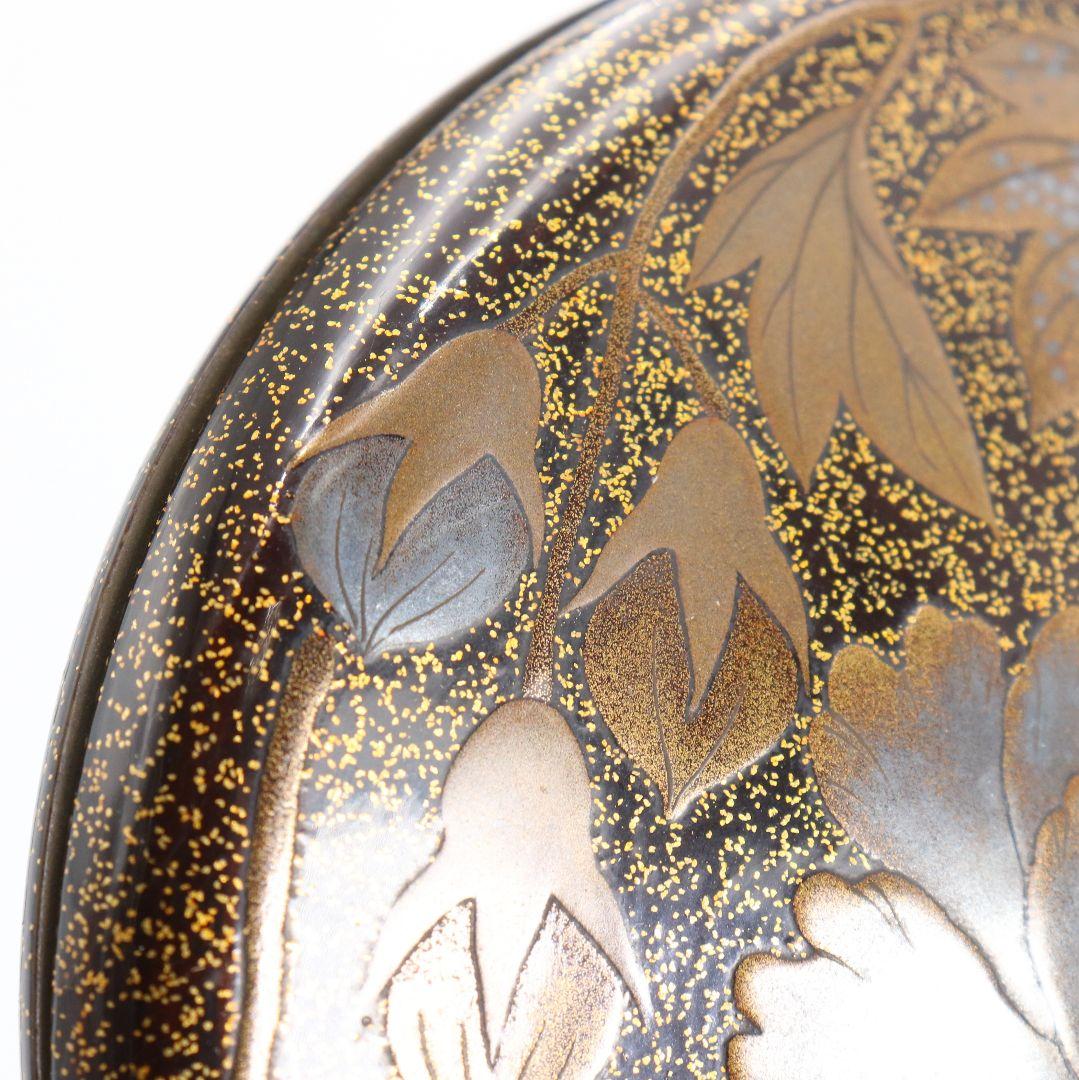 表千家流堀内家十二代 堀内宗完(兼中斎)書付 牡丹蒔絵 平丸香合　rM976