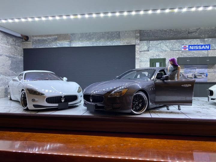 1/18 オートアート マセラティ クワトロポルテ GT S グレー　カスタム