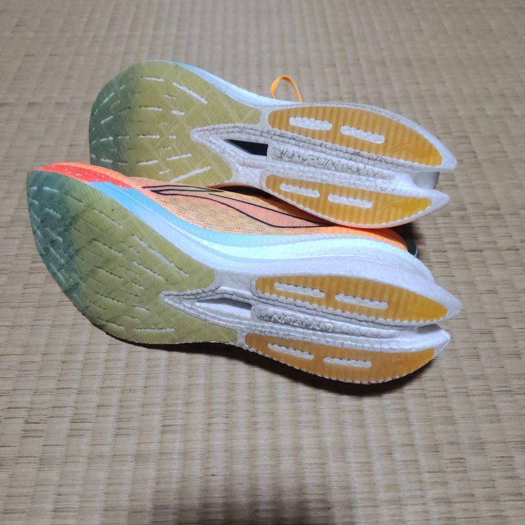 リーニンランニングシューズ