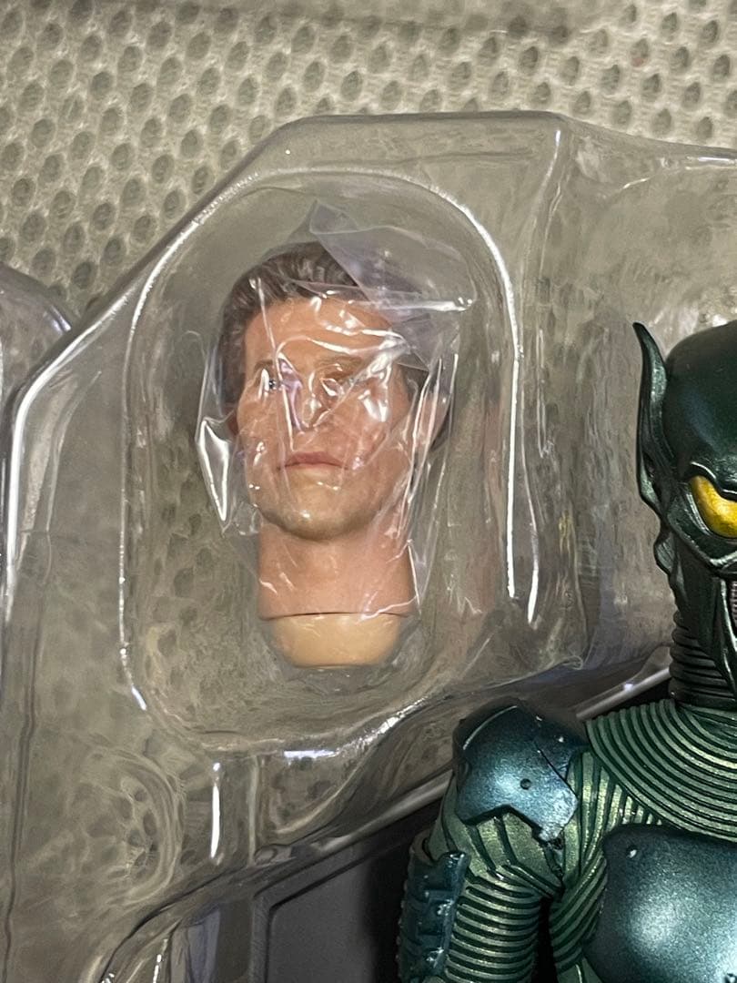 グリーンゴブリン　スパイダーマン　フィギュア