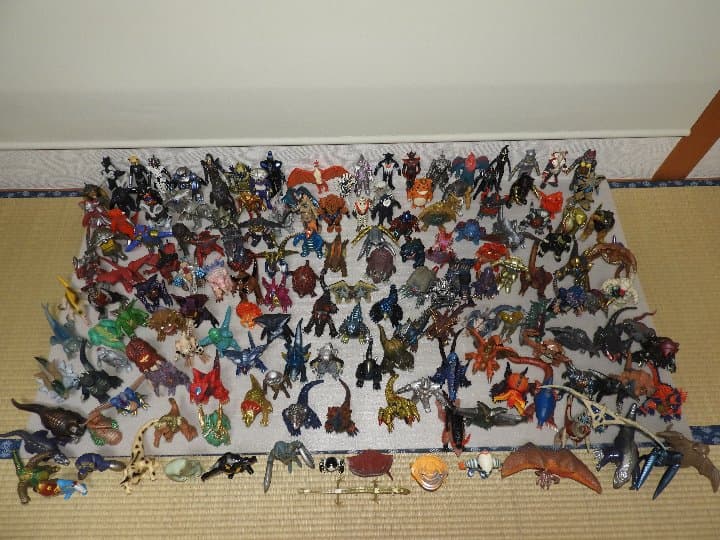 ウルトラマン怪獣163体