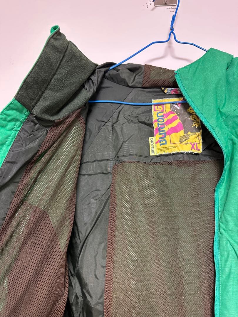 BURTON グリーン フード付きジャケット