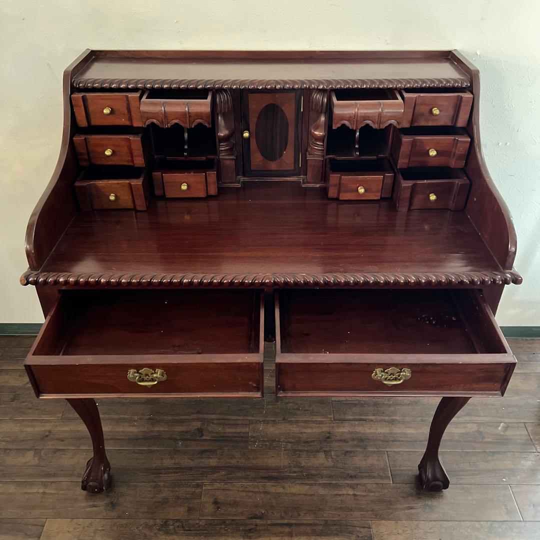 k233r124 猫脚と彫刻が施されたアンティーク調の木製ライティングデスク