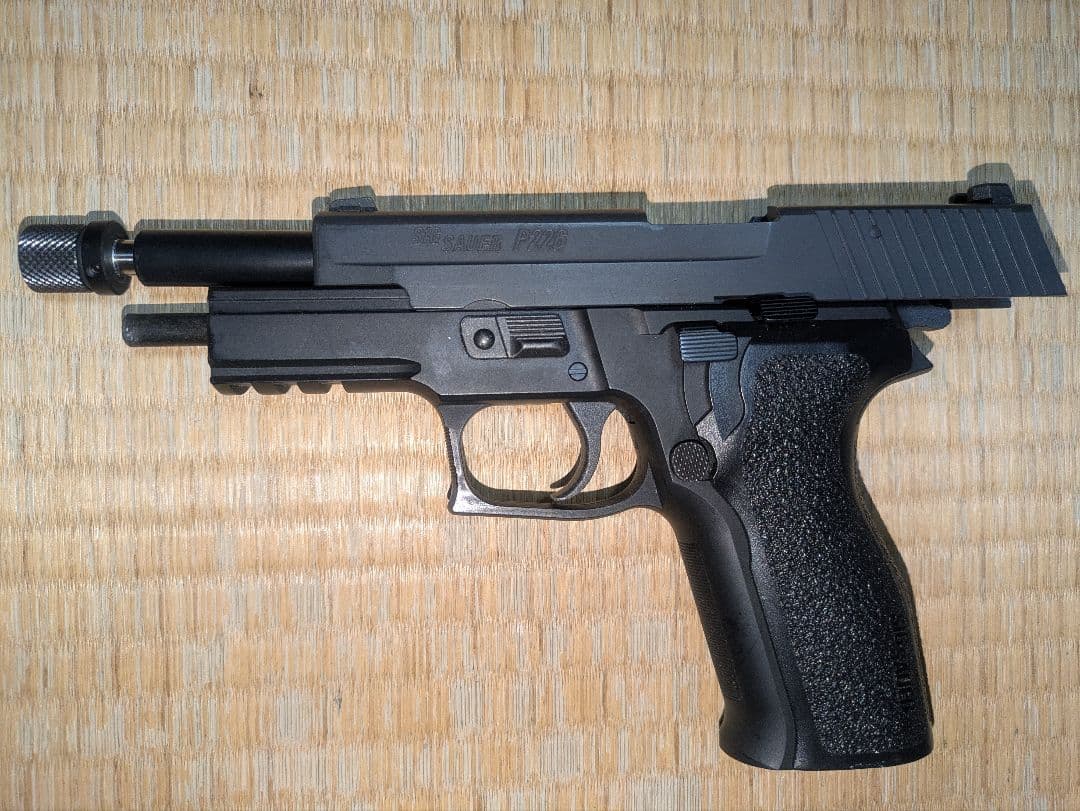 東京マルイSIG P226E2ガスブローバック予備マグ2本6.01バレルサバゲー