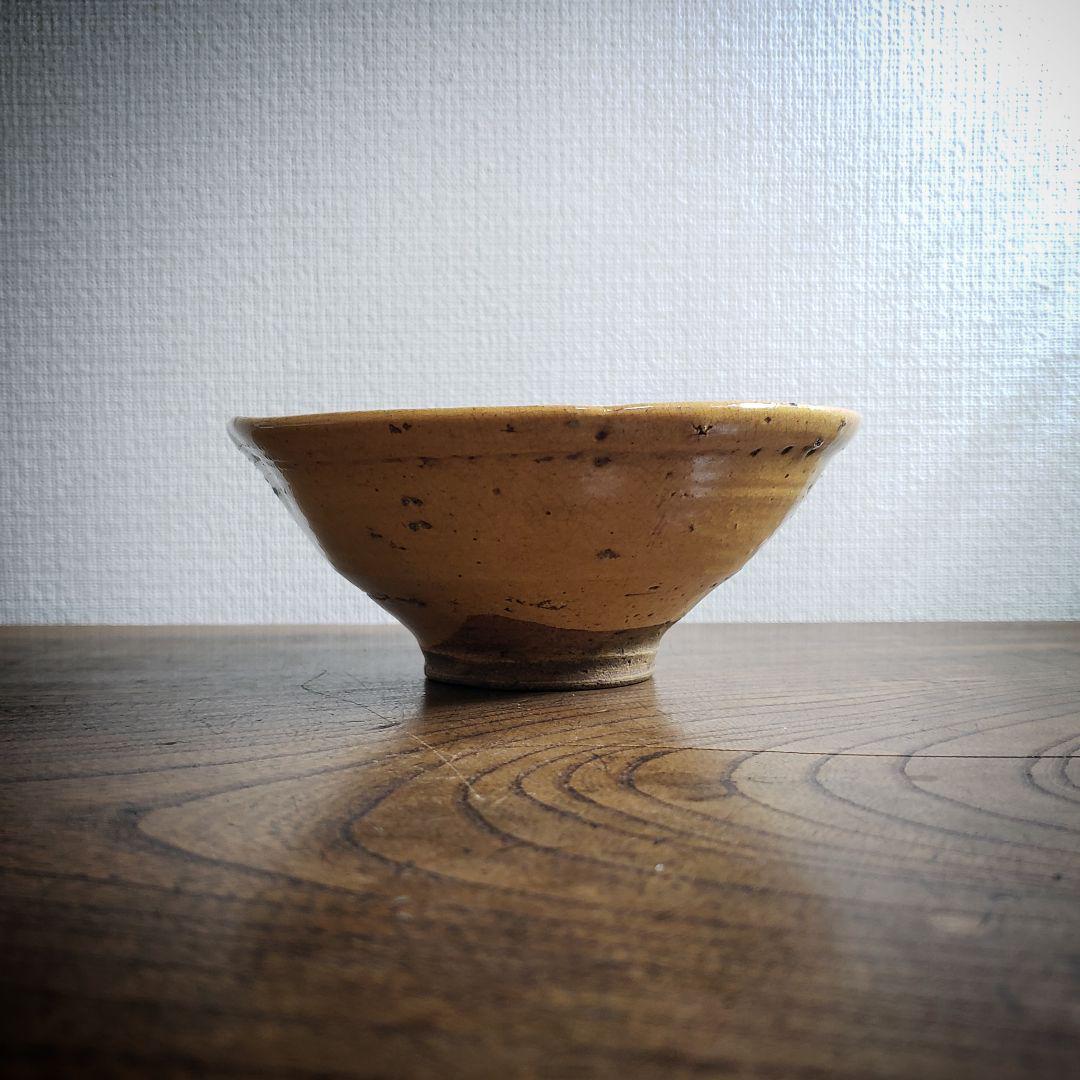 茶碗 抹茶椀 茶道具 茶器 黄土色 陶器 鉢 訳あり 欠け 井戸脇茶碗