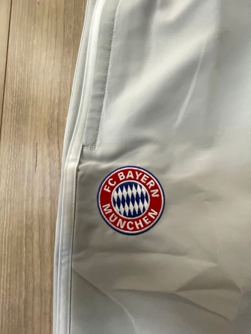 新品・未使用　バイエルン　トラックジャケット　アディダス　日本サイズL　上下
