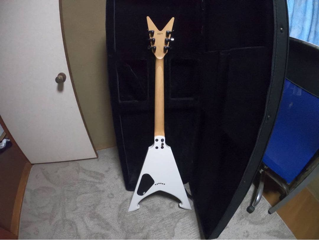 Dean Guitars マイケルアモットモデル