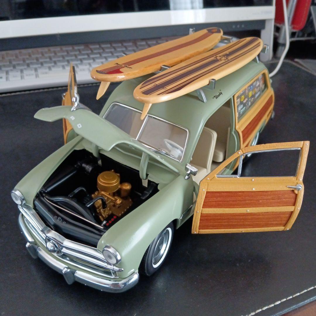 フォード・ウッドie サーフボード付き