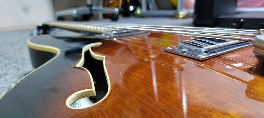 ゆ*つ様 アリアプロ2 セミアコ・ベース サンバースト