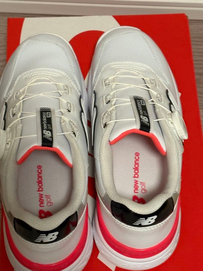 未使用:New Balance ゴルフシューズ 女性用 ホワイト/ピンク