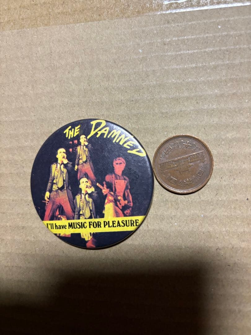 THE DAMNED バッジ