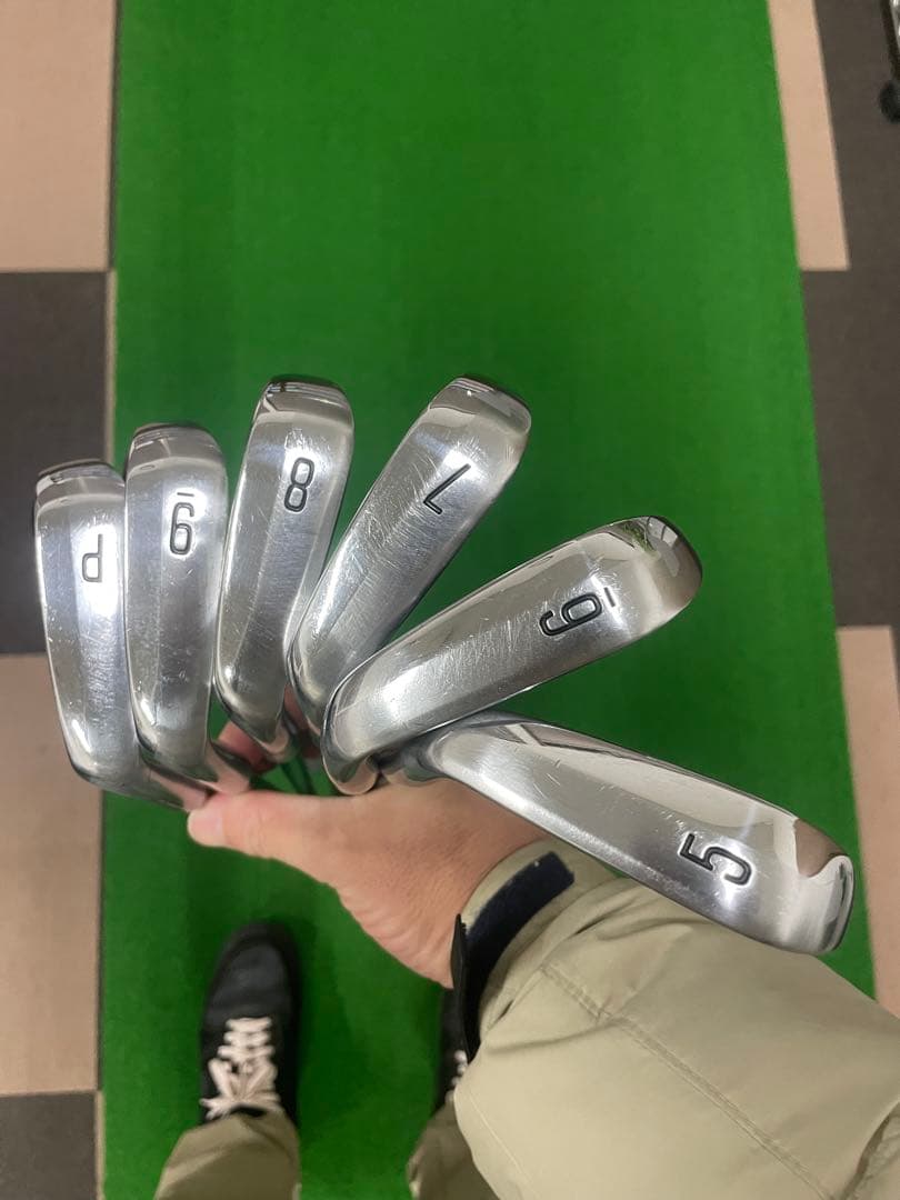 ゼクシオeks2022アイアン　5〜P モーダス105R