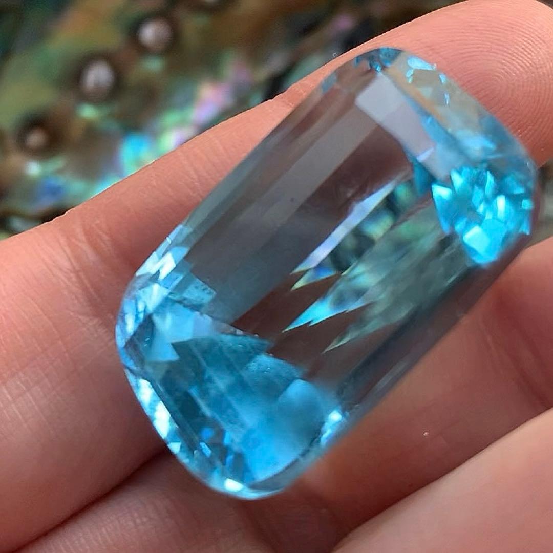 巨大ブルートパーズルース/レクタングルカット