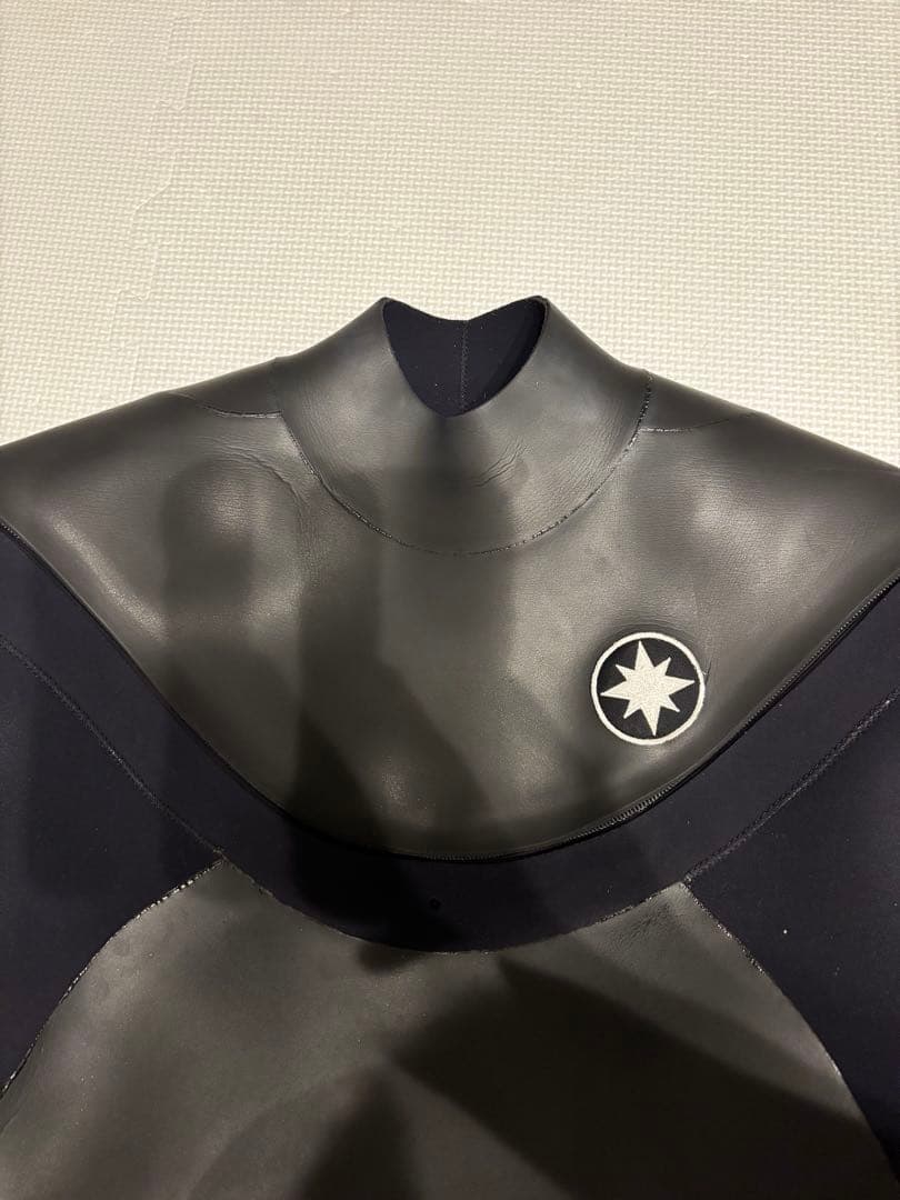 SALTCREEK POINT model ウェットスーツ