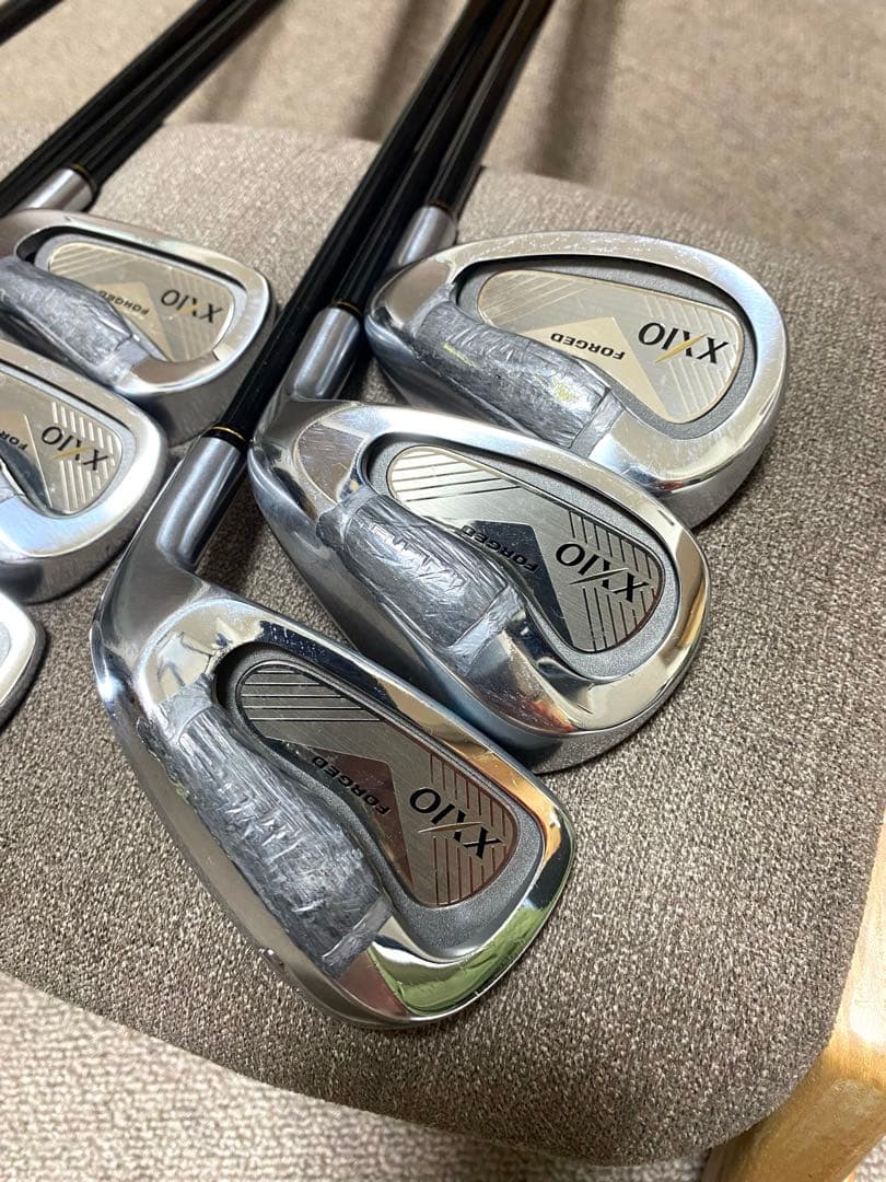 希少 ゼクシオ フォージド アイアン R 8本 ゴルフギャレーヂ組 クラブ調整済