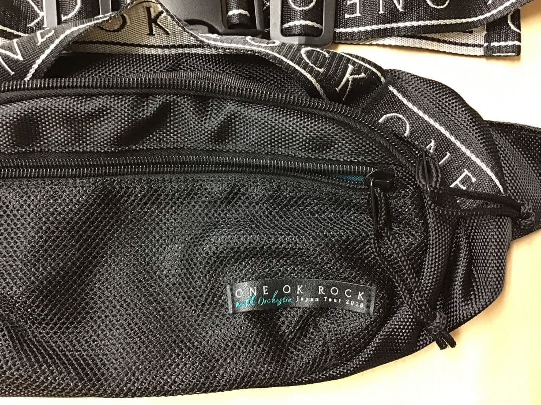 【美品】ONE OK ROCK ボディバッグ 2018 オーケストラ ワンオク
