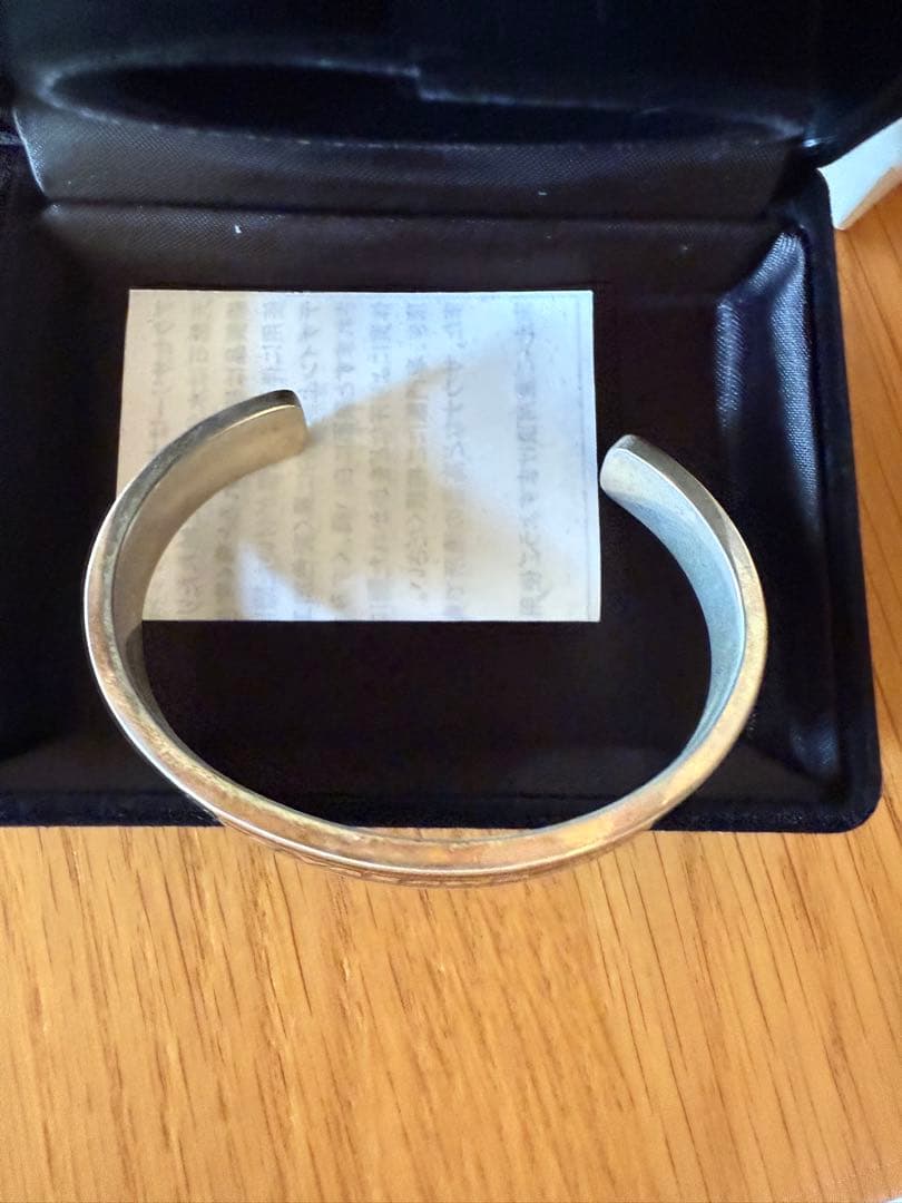 E. YAZAWA シルバーバングル (羽ロゴ) ブラック